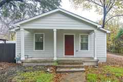 305 College St - Photo 1 of 1