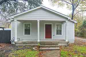 featured image of 305 College St