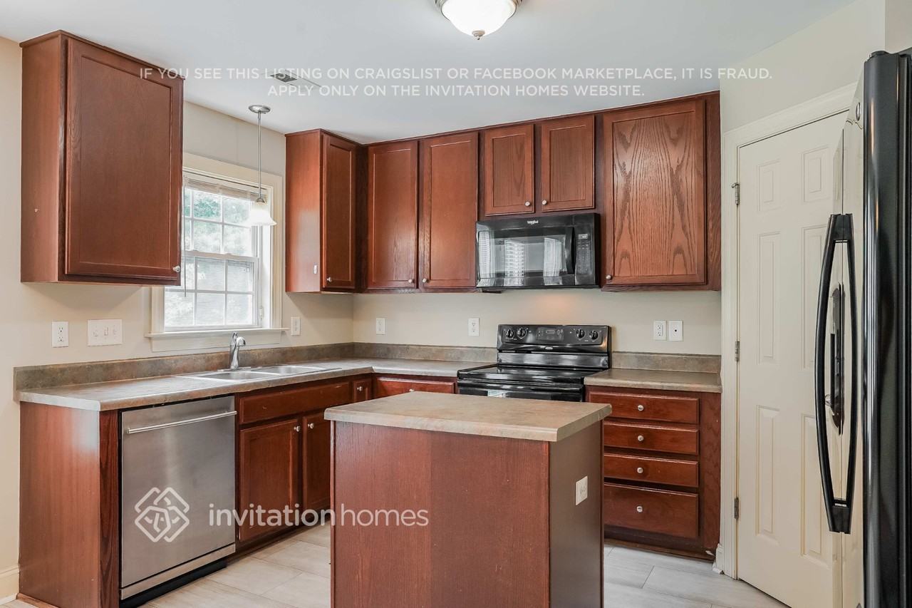 1505 Dexter Ridge Dr - Photo 6 of 16
