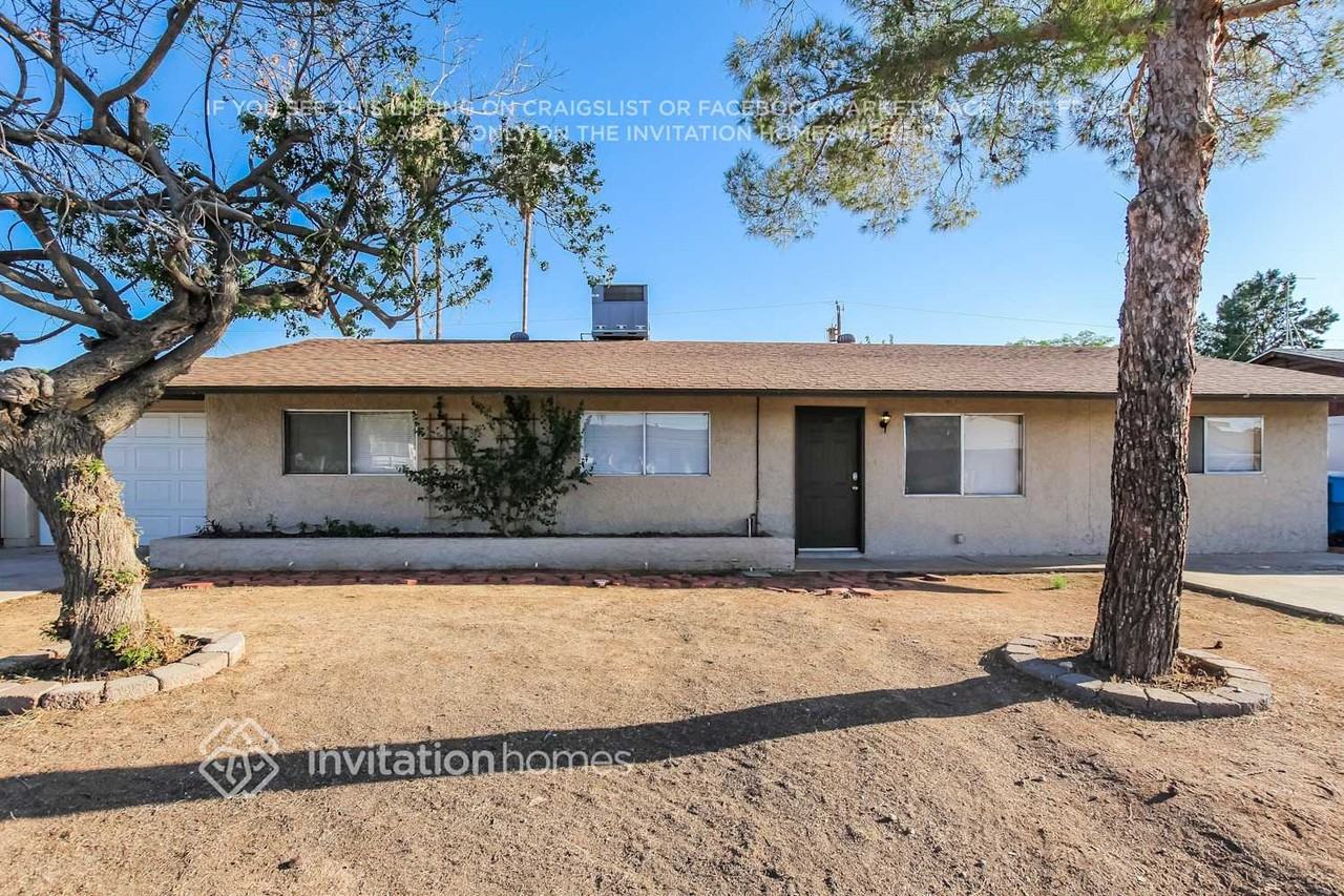 1819 W Oraibi Dr - Photo 2 of 20