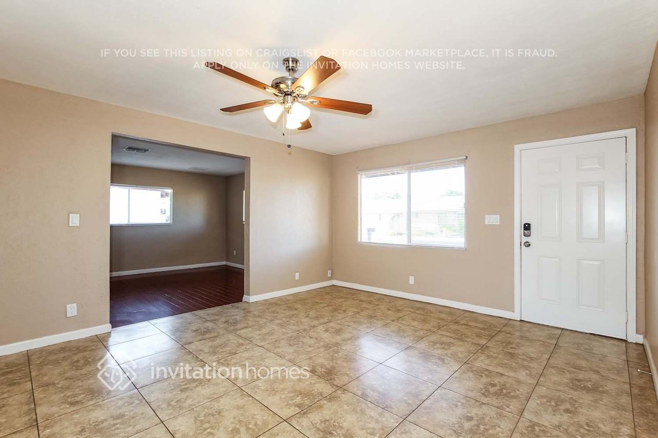 1819 W Oraibi Dr - Photo 3 of 20