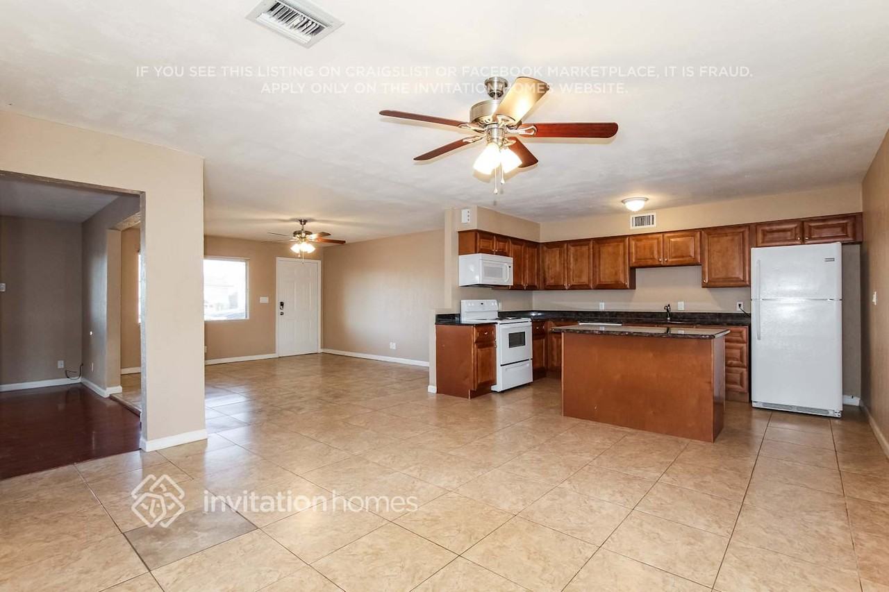 1819 W Oraibi Dr - Photo 7 of 20