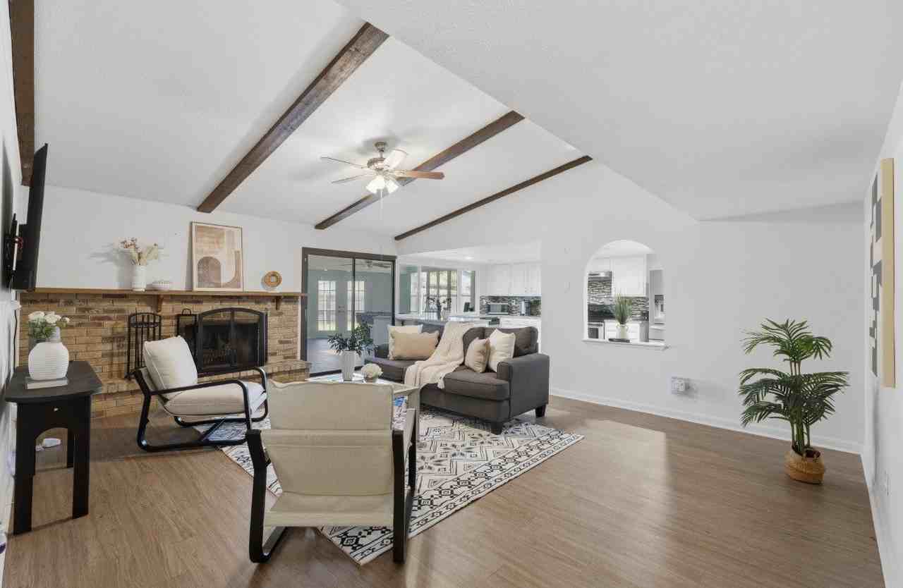 2213 Proctor Dr - Photo 4 of 22