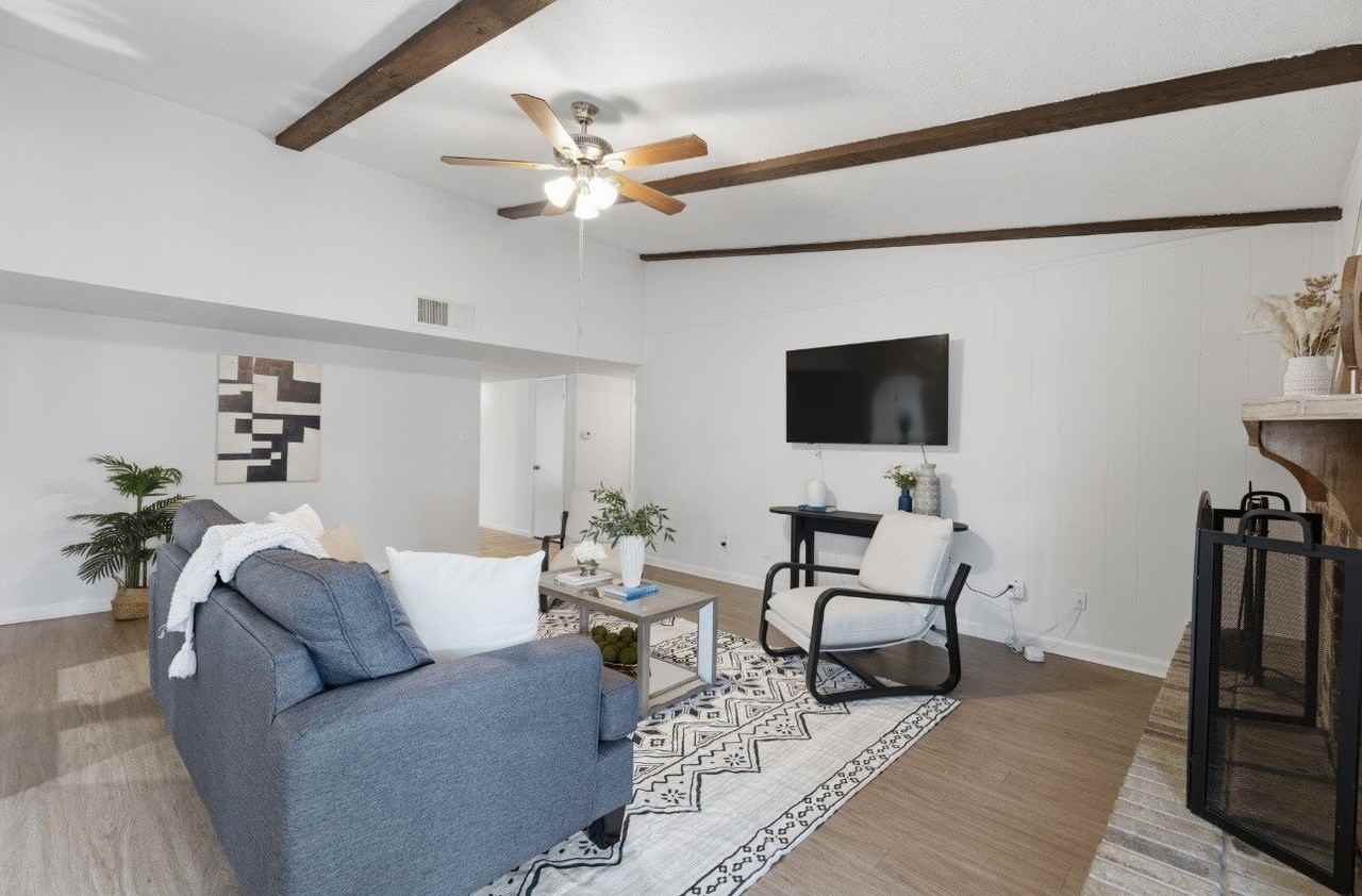 2213 Proctor Dr - Photo 5 of 22