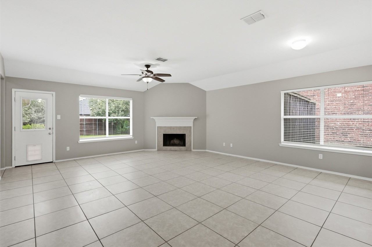 111 Shadybrook Dr - Photo 5 of 29
