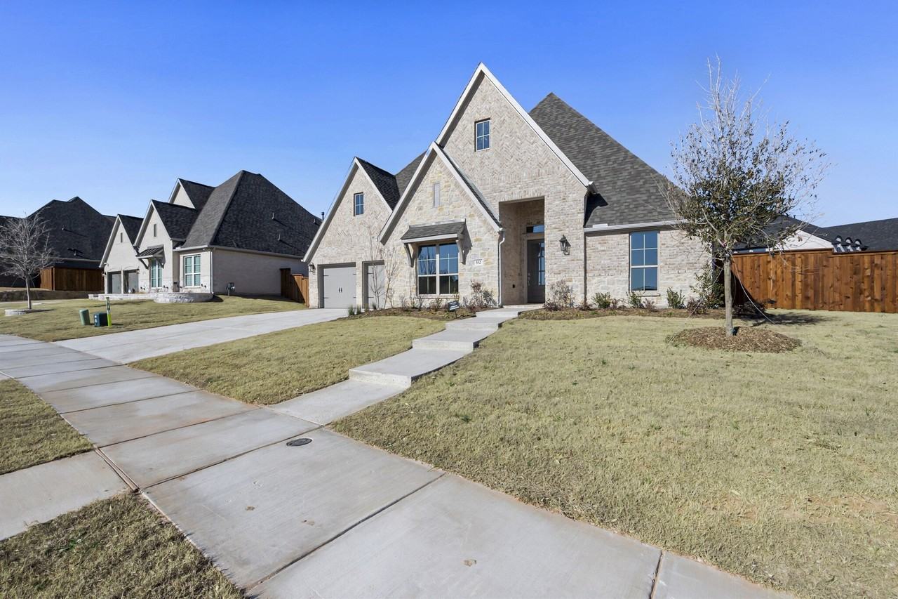 552 Horsetail Way - Photo 2 of 40