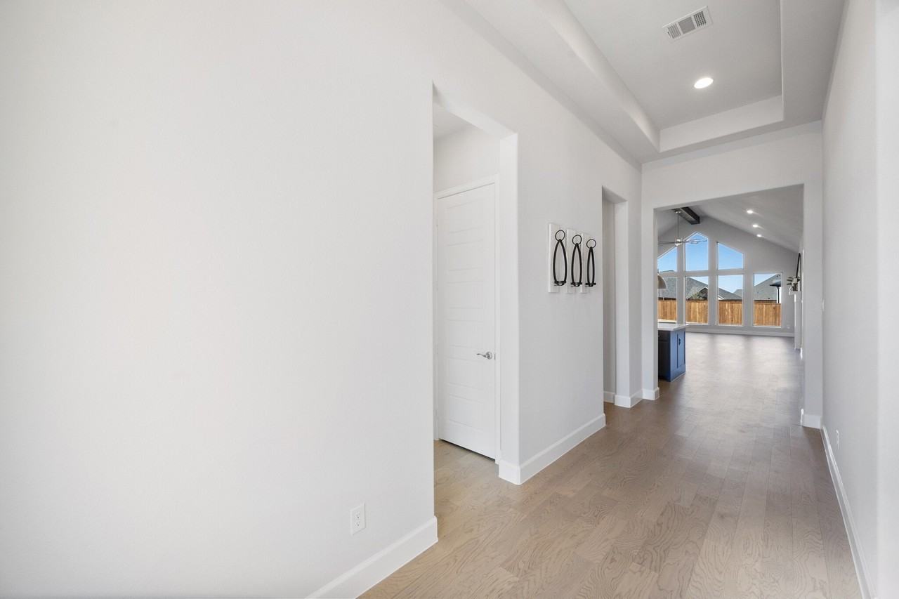 552 Horsetail Way - Photo 4 of 40