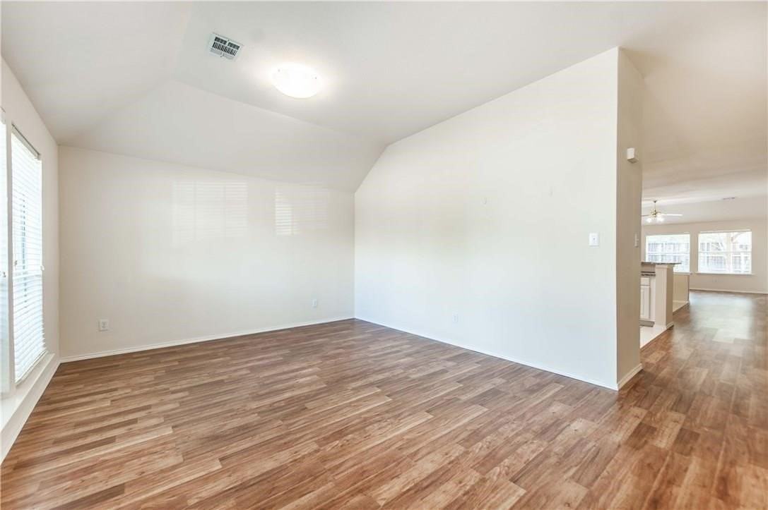 2424 Brycewood Ln - Photo 3 of 28