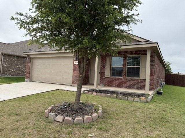 1703 Stonefield Dr - Photo 2 of 18