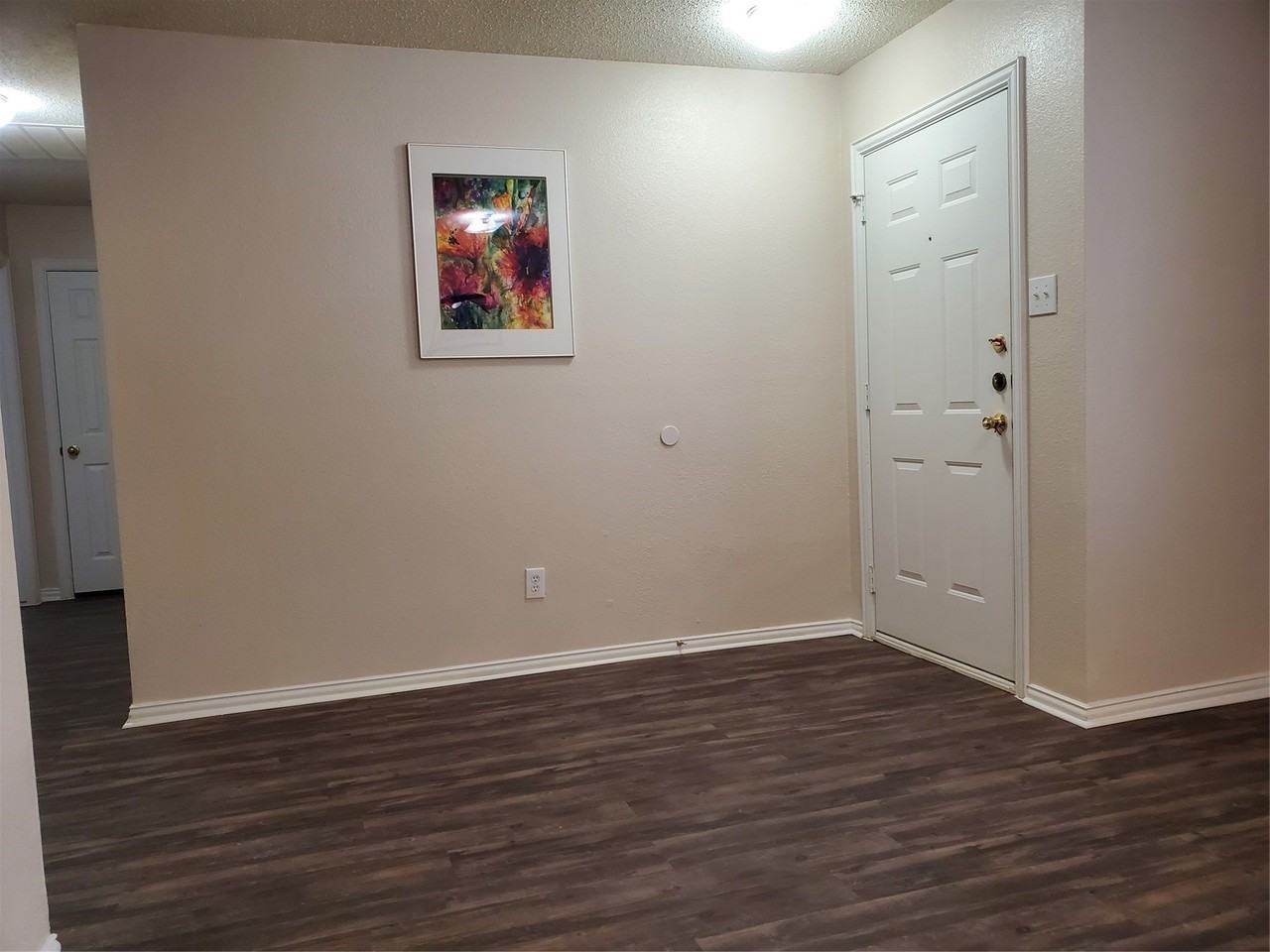 5005 Boxwood Ln - Photo 3 of 30