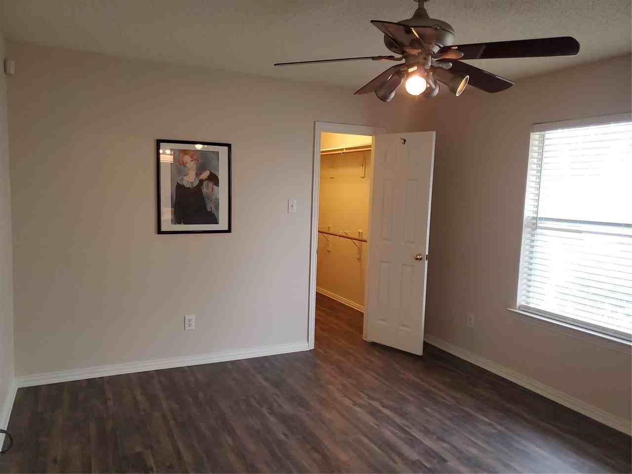 5005 Boxwood Ln - Photo 5 of 30