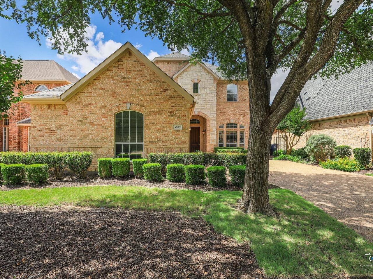 5619 Travis Dr - Photo 2 of 40
