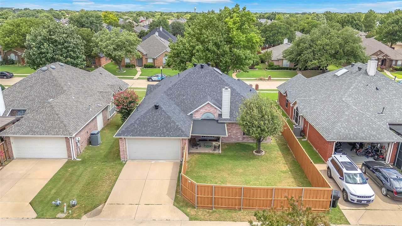 10809 River Oaks Dr - Photo 3 of 36