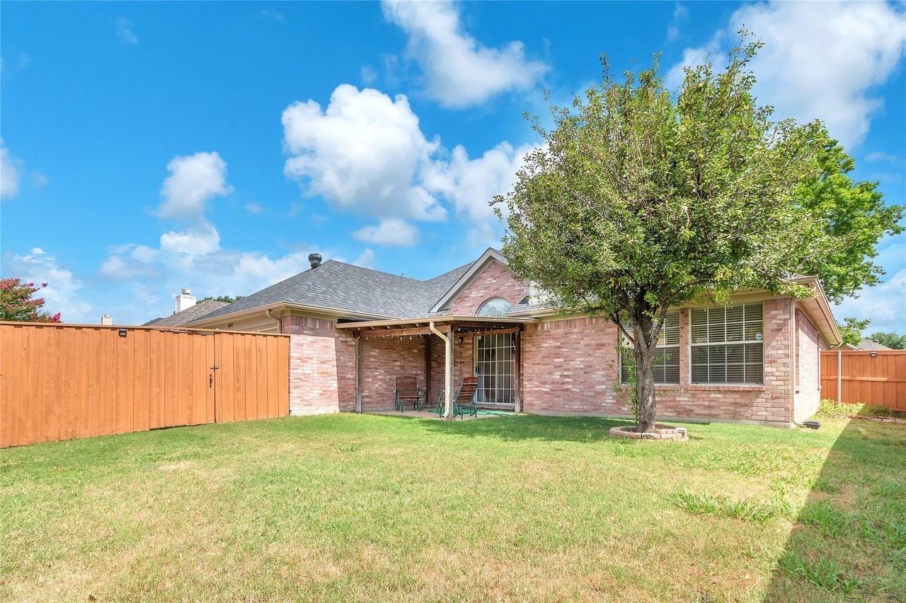 10809 River Oaks Dr - Photo 4 of 36