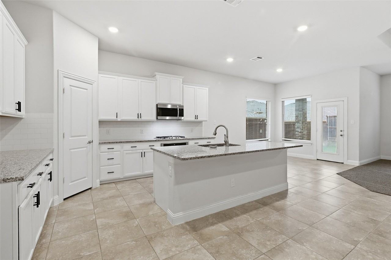 3806 Kendall - Photo 4 of 13
