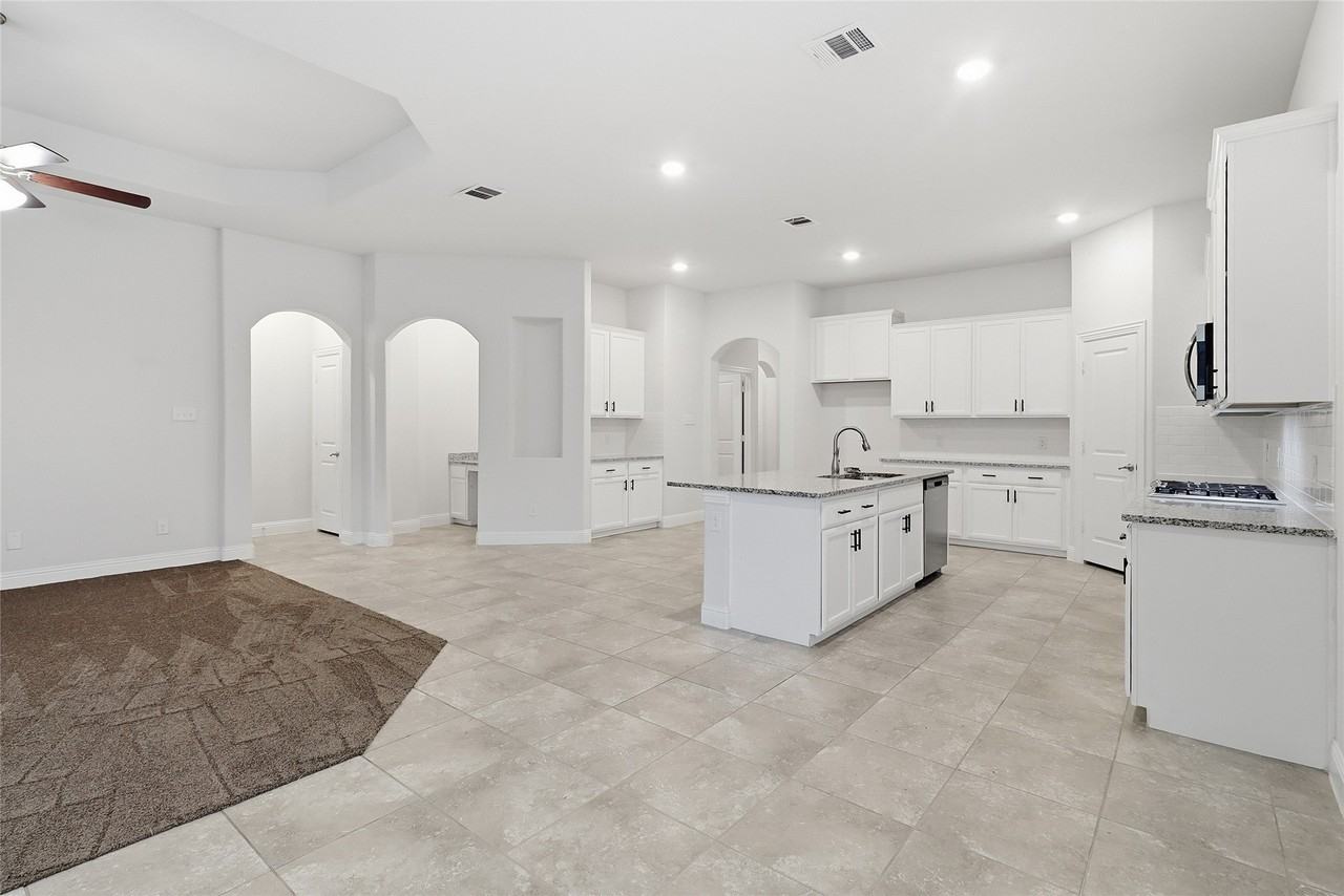3806 Kendall - Photo 5 of 13