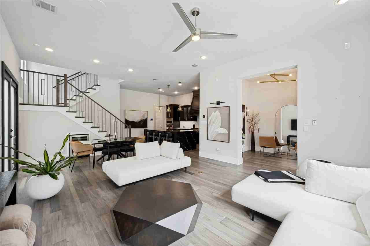 7820 Merit Ln - Photo 6 of 40