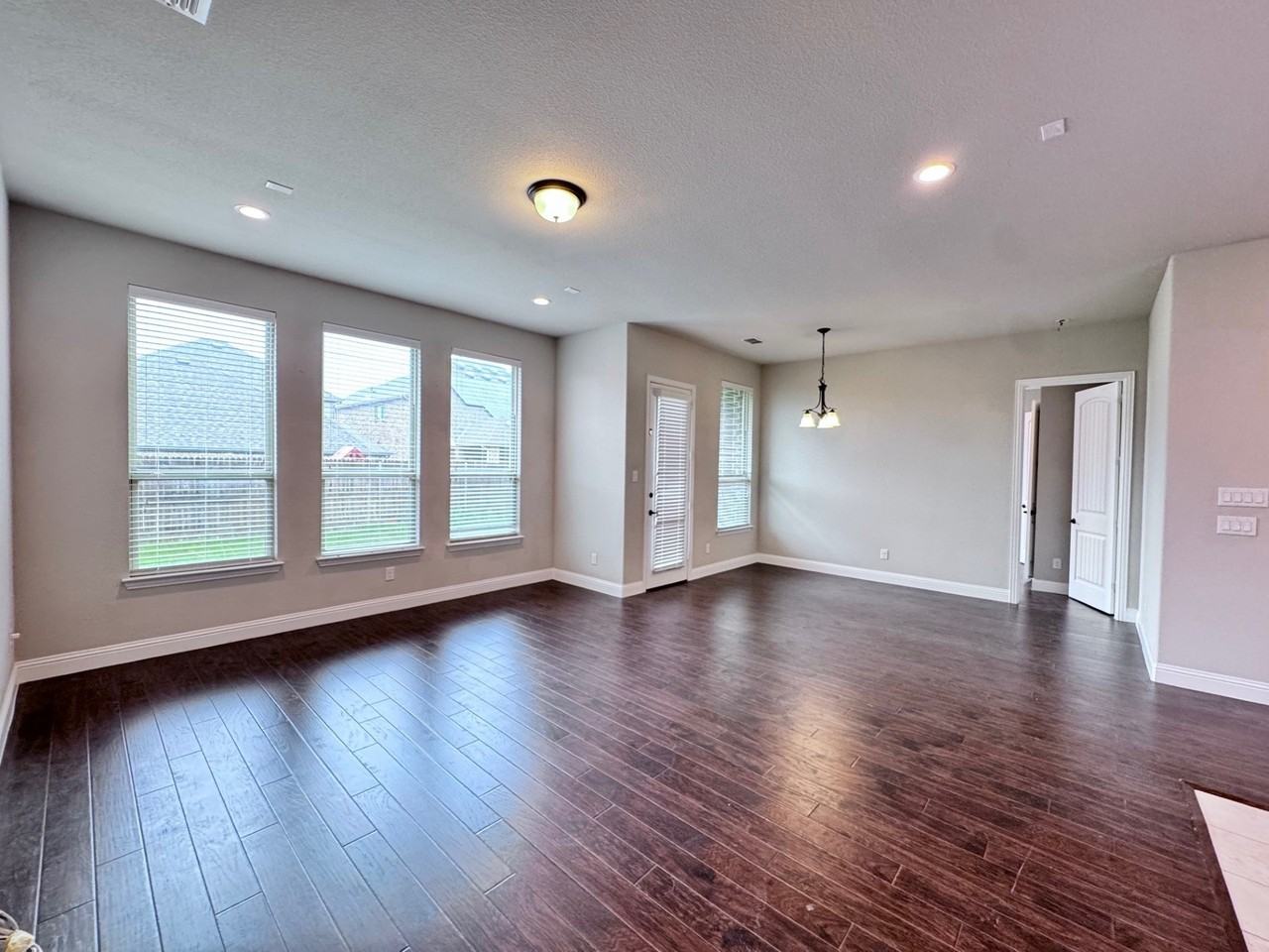 311 Lexington Ave - Photo 4 of 22