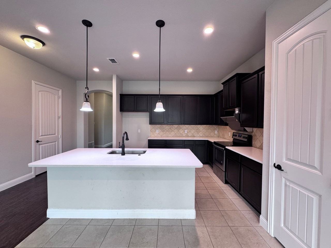 311 Lexington Ave - Photo 7 of 22