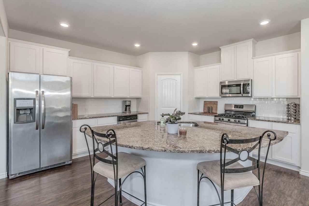 2444 Evening Stone Dr - Photo 2 of 14