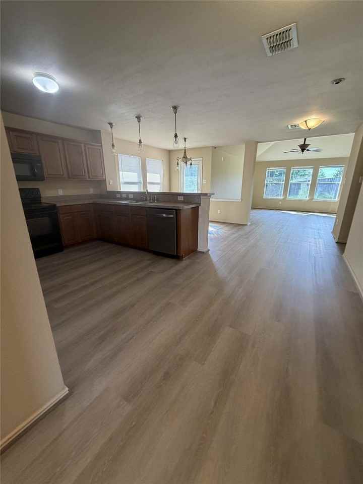 616 Overton Dr - Photo 4 of 13