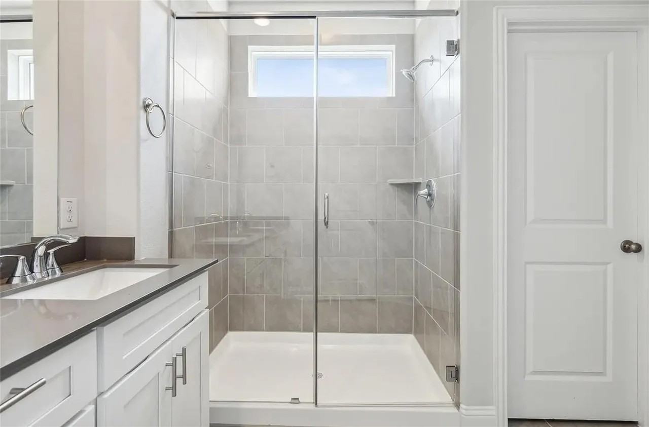 905 Sicily Blvd - Photo 4 of 20