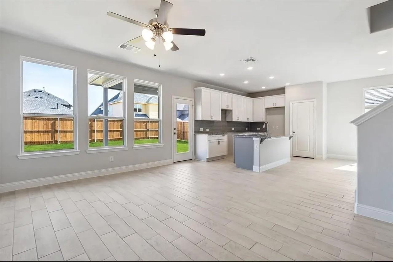905 Sicily Blvd - Photo 5 of 20