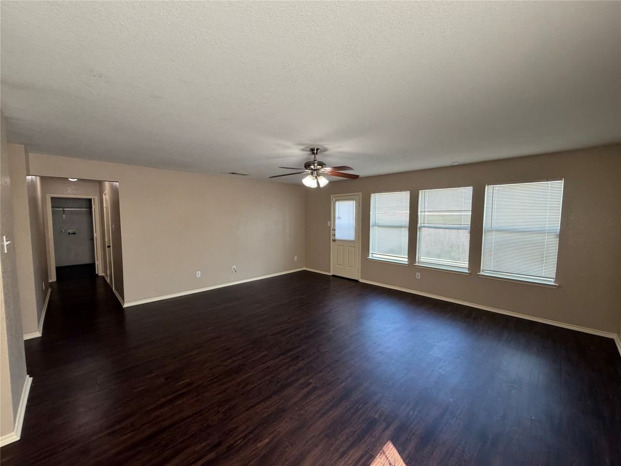1343 Marvin Gdns - Photo 2 of 11