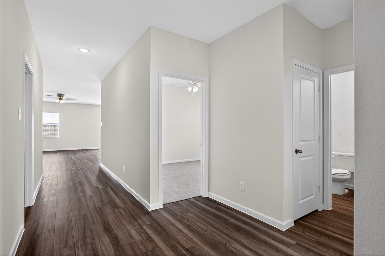 4725 Harlequin Dr - Photo 7 of 20