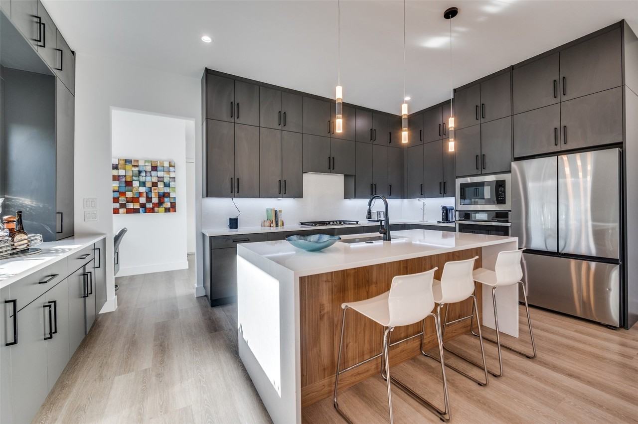 2308 Douglas Ave - Photo 7 of 24