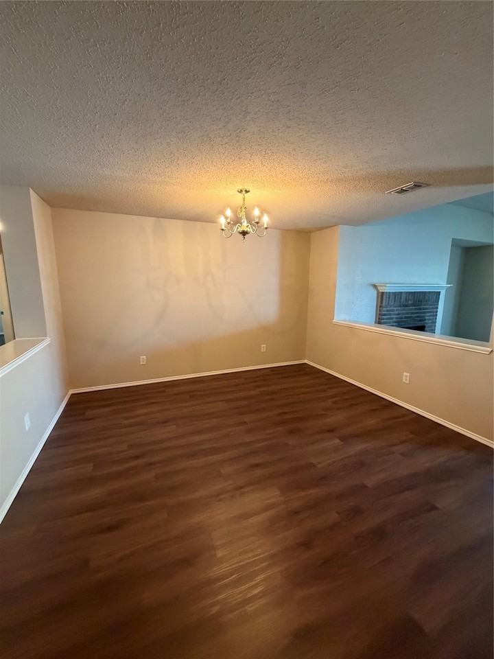 111 Palm Dr - Photo 5 of 9