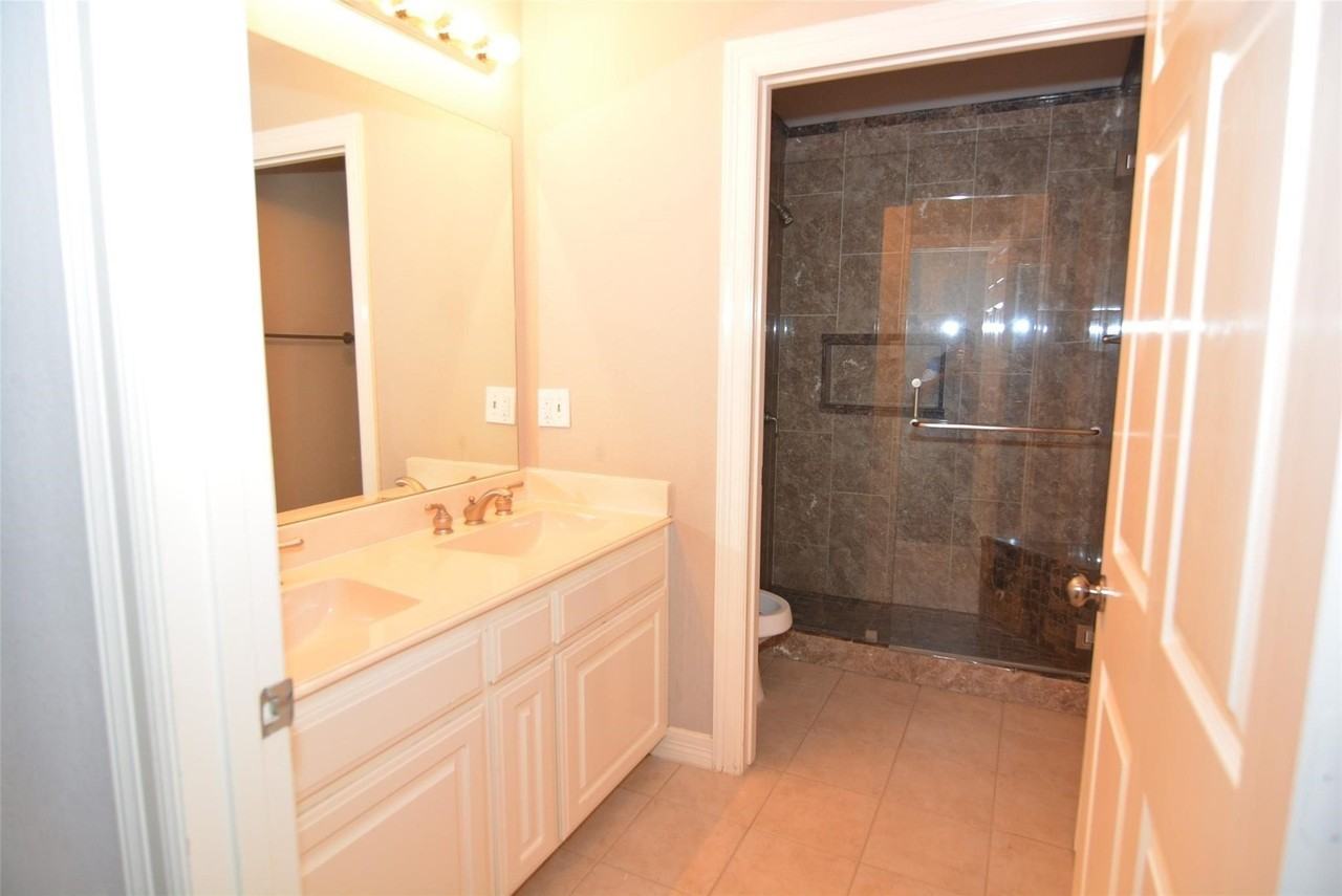 1003 Sunningdale - Photo 6 of 29