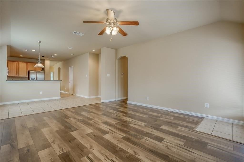 817 Silvermoon Dr - Photo 7 of 16