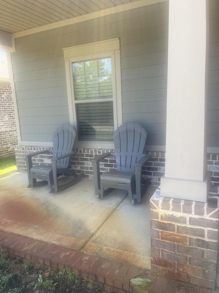 1985 Medlin Ct - Photo 2 of 13