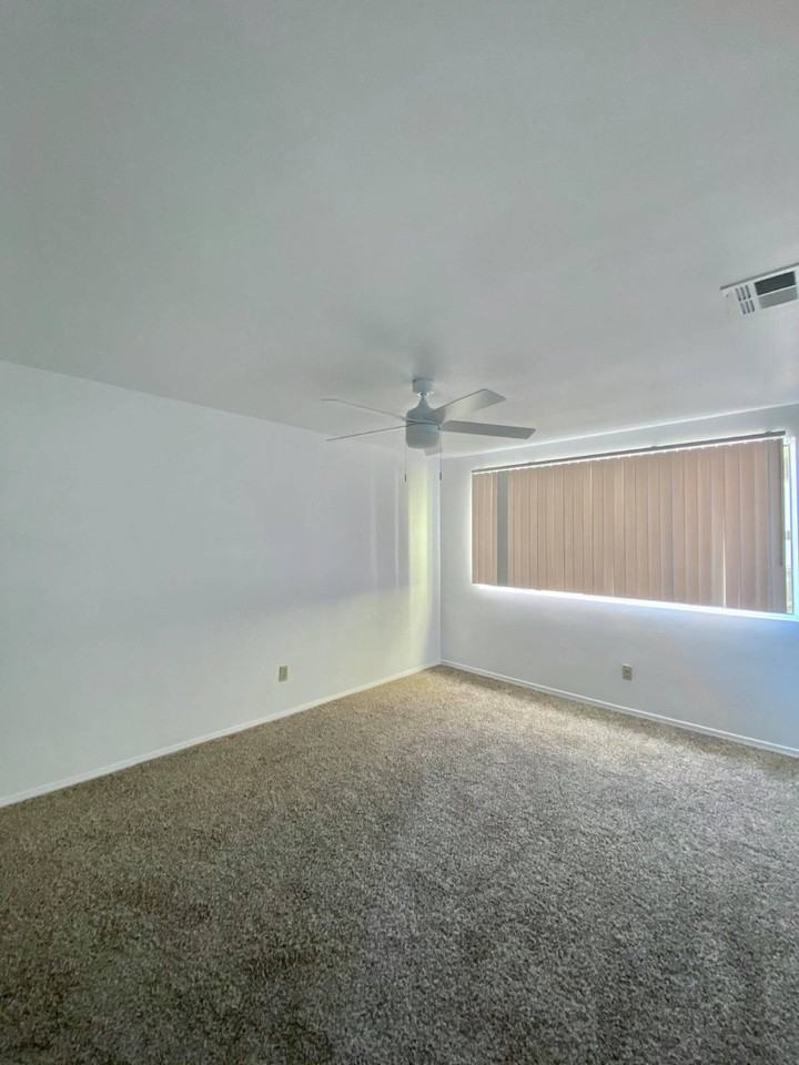 820 W 14th St - Photo 5 of 14
