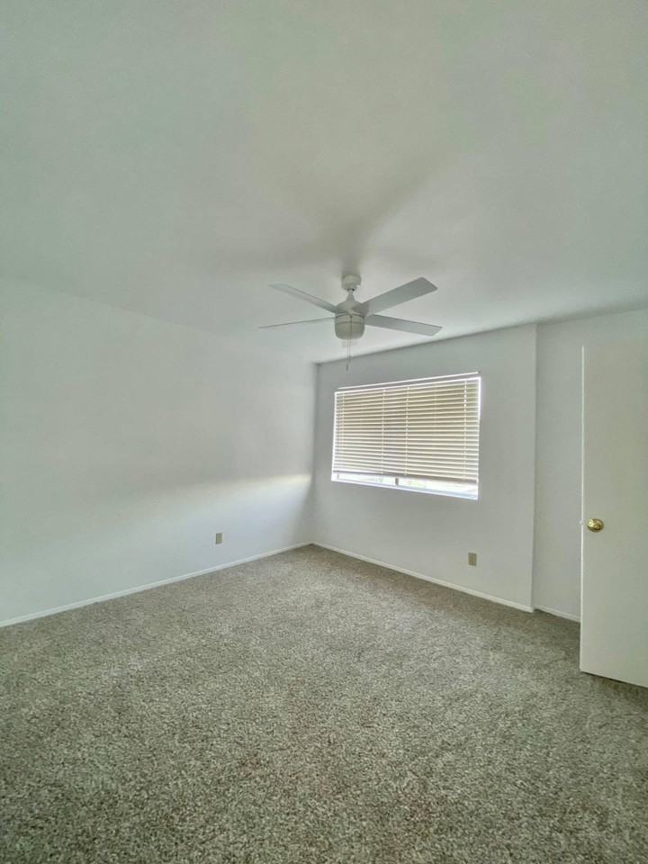 820 W 14th St - Photo 6 of 14