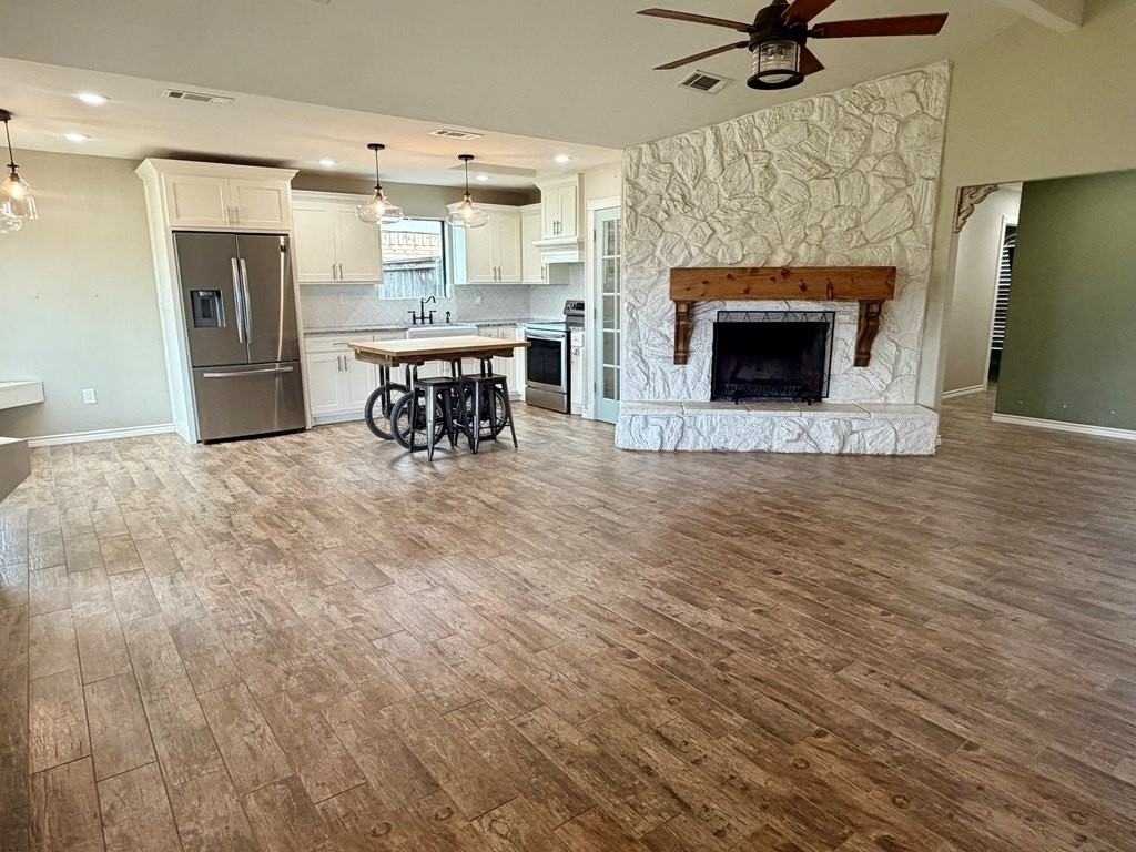 8814 Holiday Dr - Photo 3 of 17
