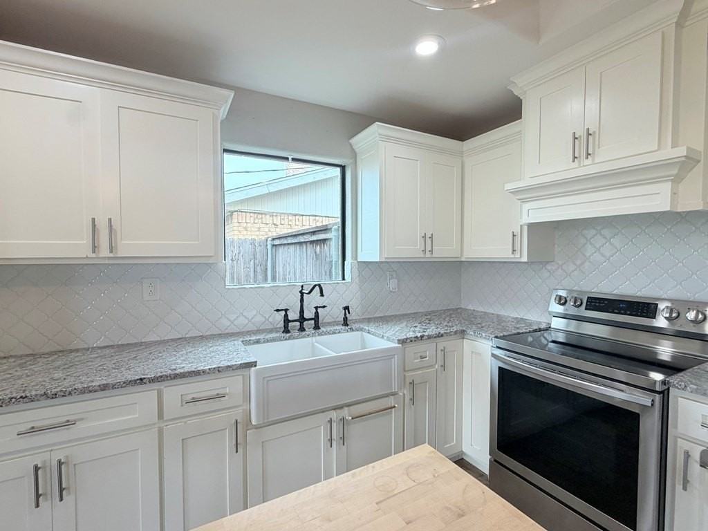 8814 Holiday Dr - Photo 5 of 17