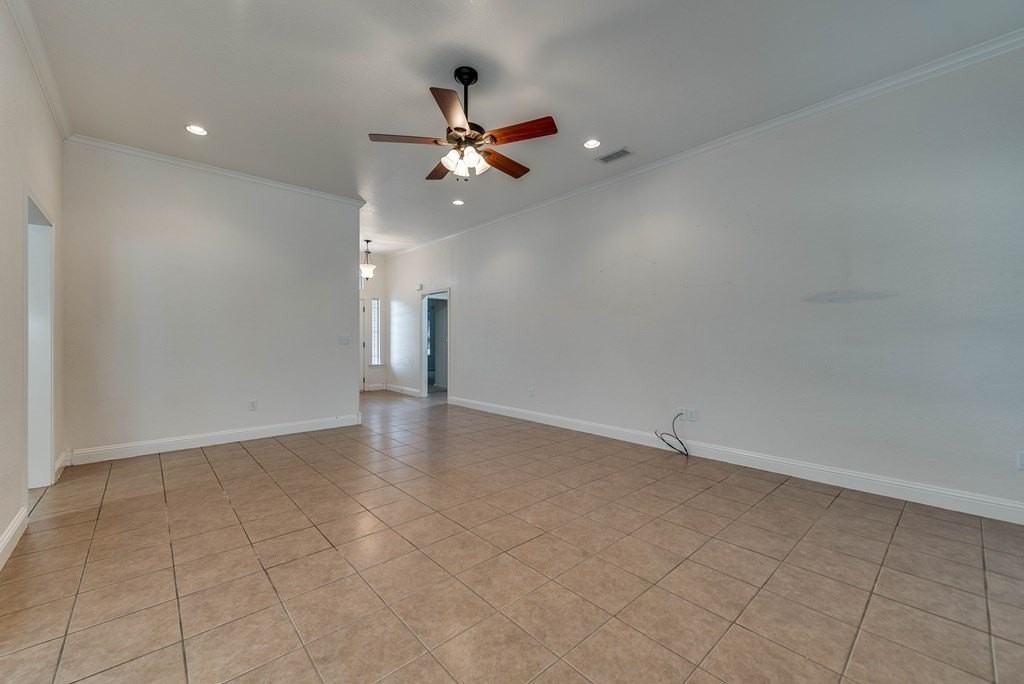 3316 Sagemont Dr - Photo 5 of 28