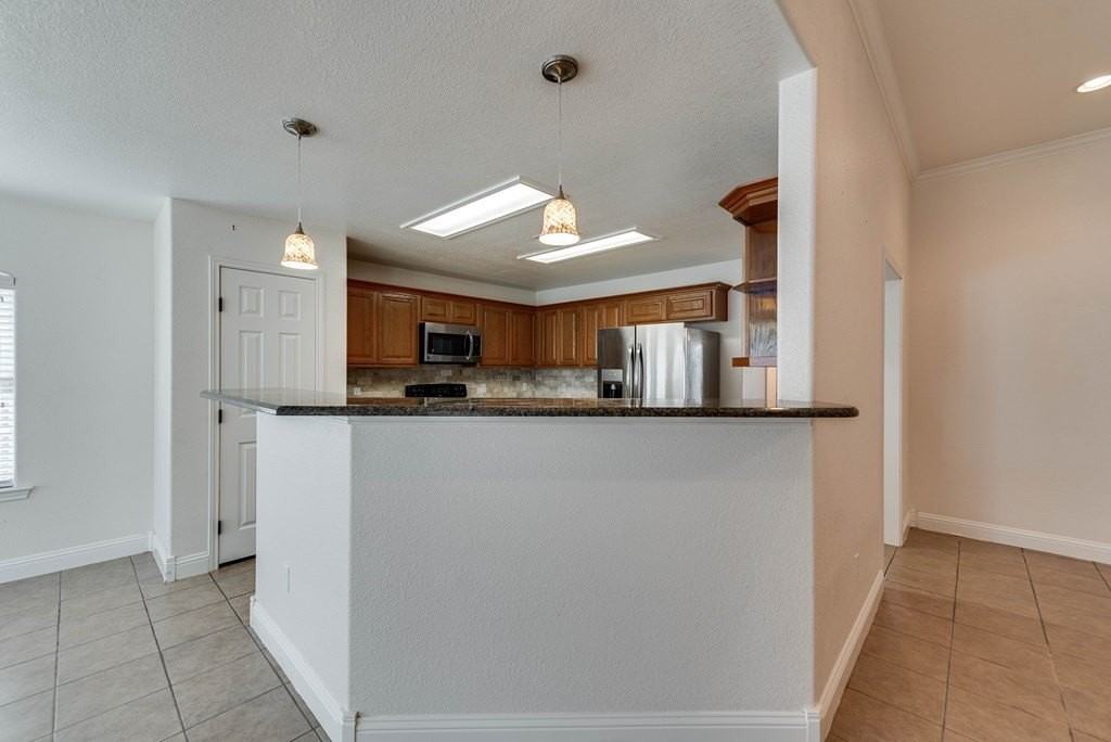 3316 Sagemont Dr - Photo 7 of 28