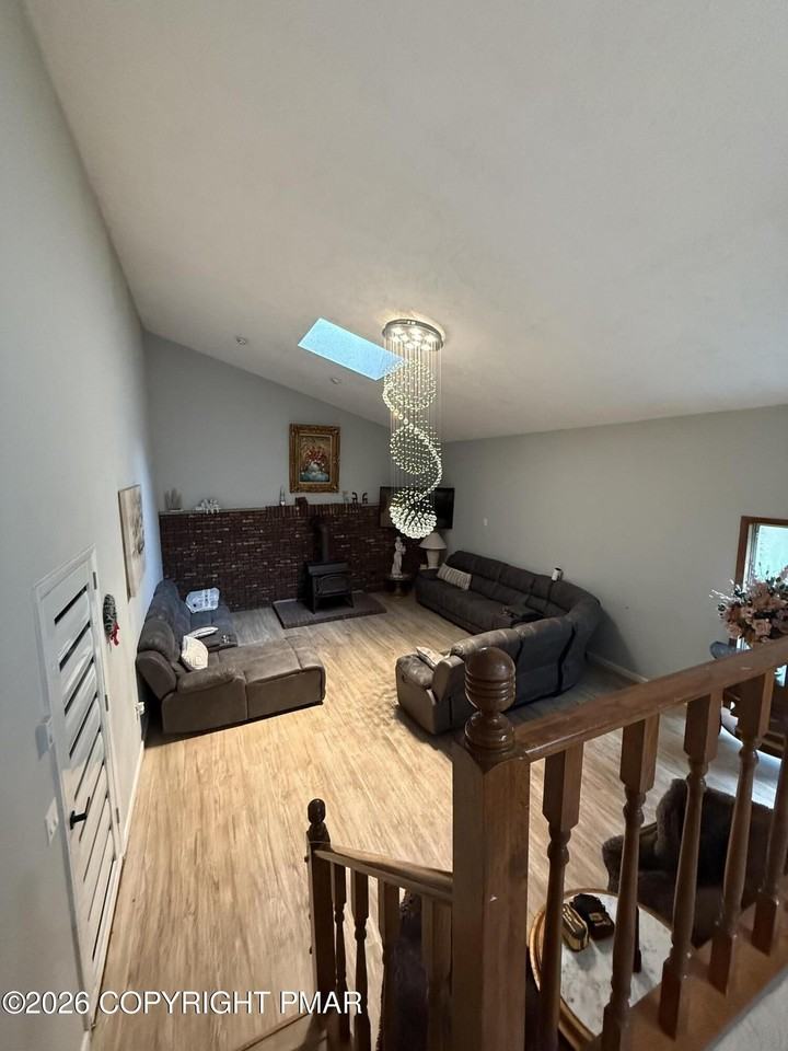 1212 Lisa Ln - Photo 2 of 35