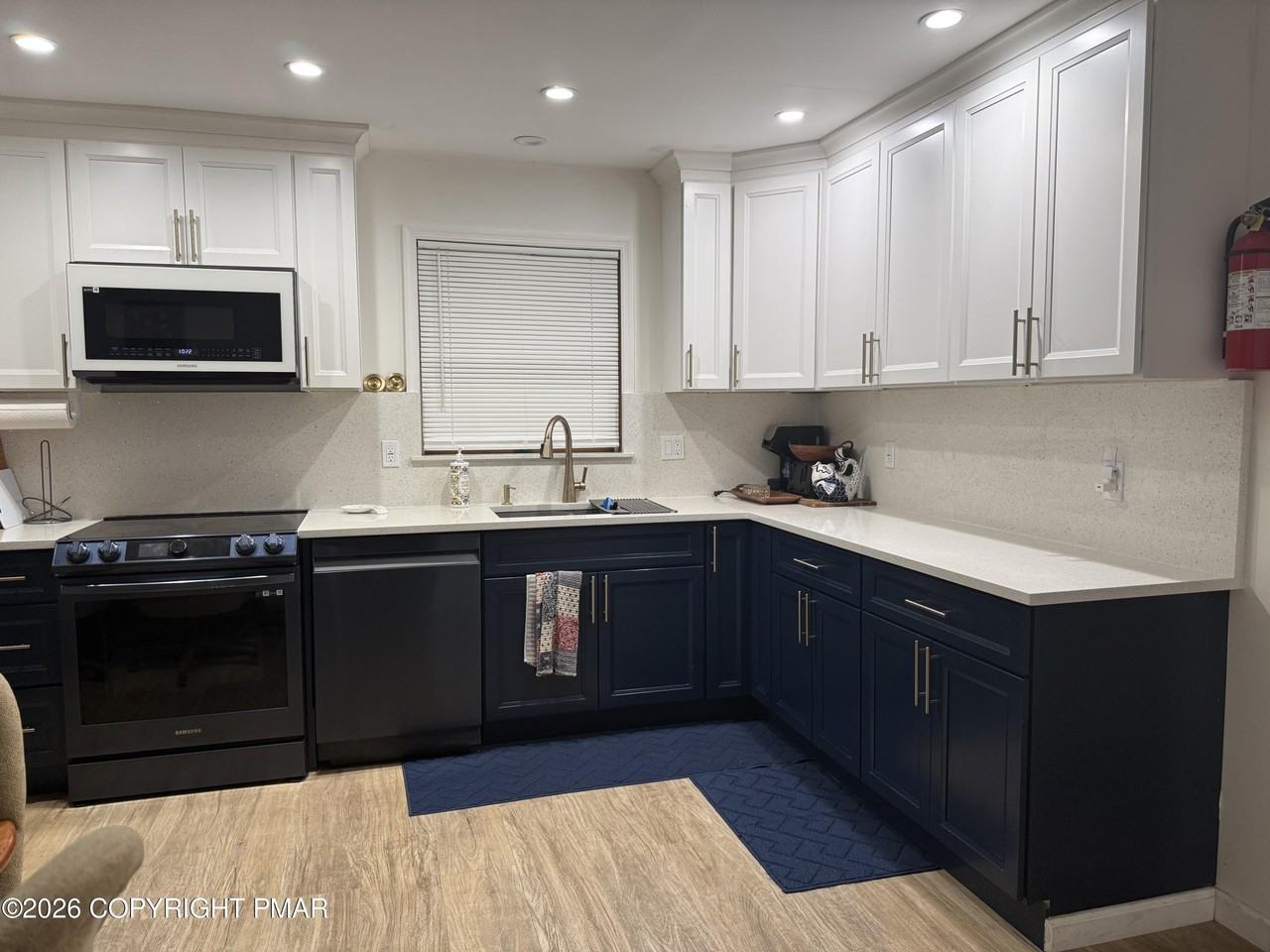 1212 Lisa Ln - Photo 5 of 35