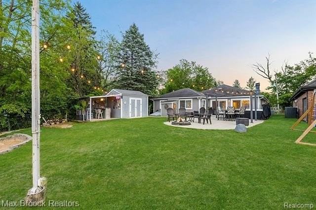 486 Charlevoix St - Photo 2 of 41