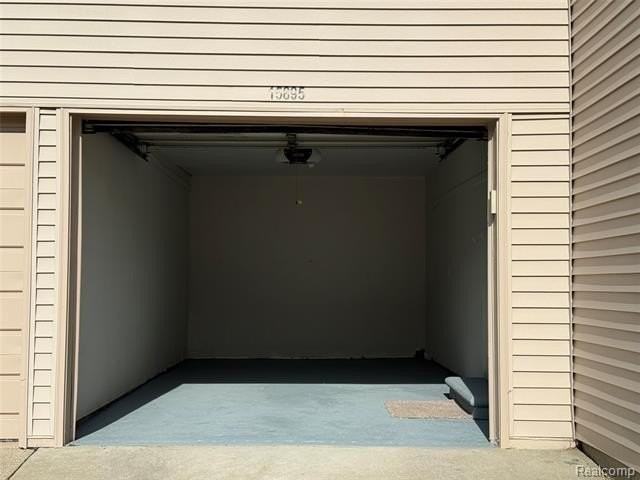 15895 Cambridge Dr - Photo 4 of 25