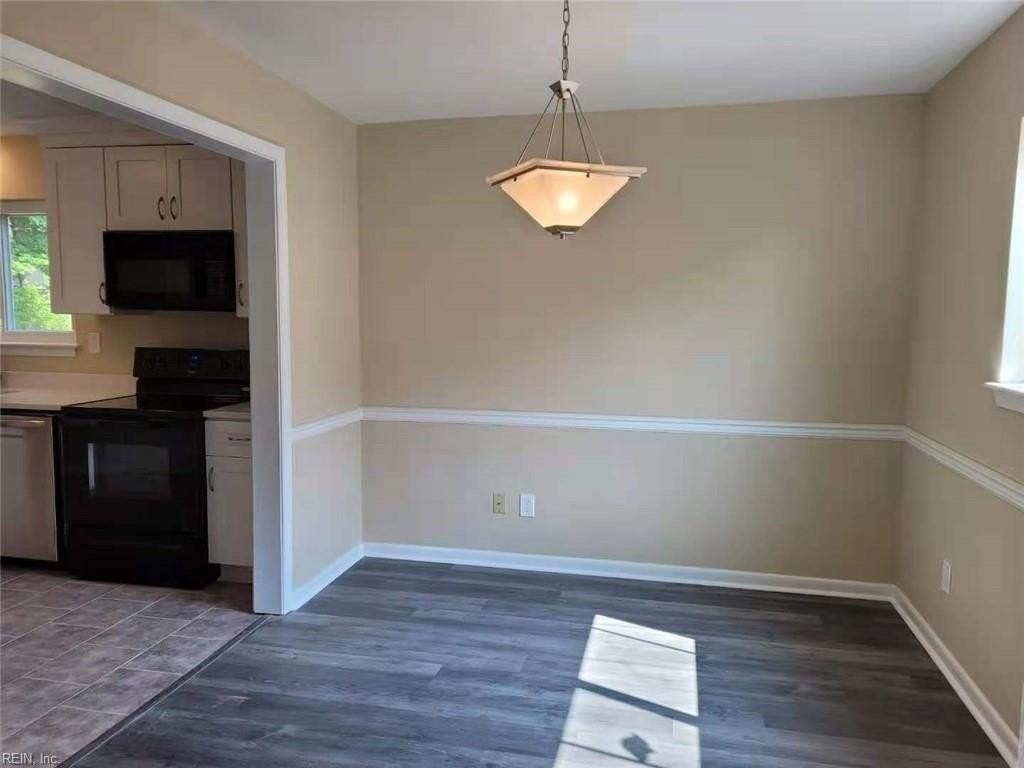 3632 Silina Dr - Photo 4 of 36