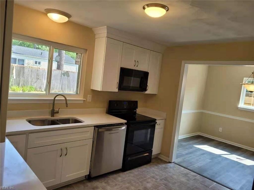 3632 Silina Dr - Photo 7 of 36