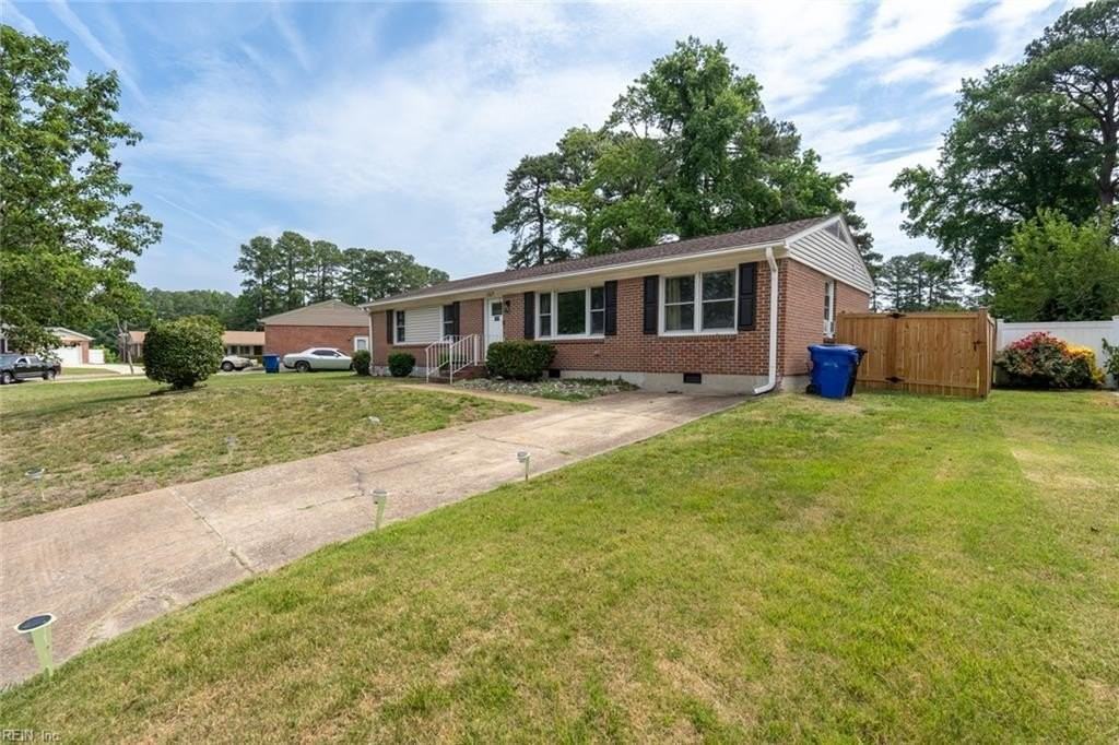 1217 Lakeview Dr - Photo 2 of 46