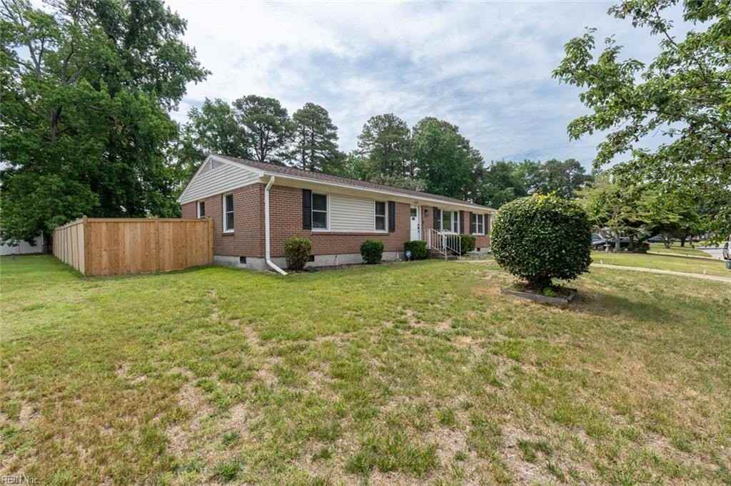1217 Lakeview Dr - Photo 3 of 46