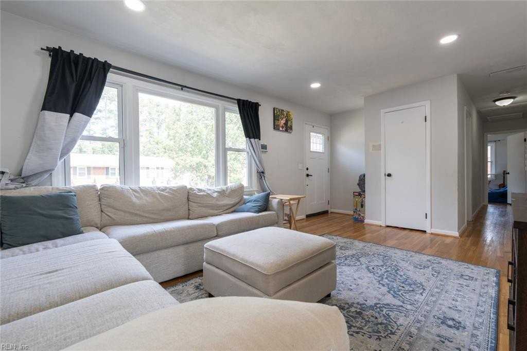 1217 Lakeview Dr - Photo 6 of 46