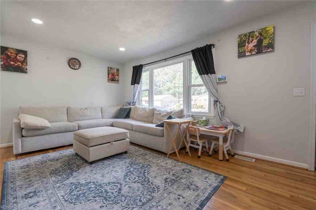 1217 Lakeview Dr - Photo 7 of 46